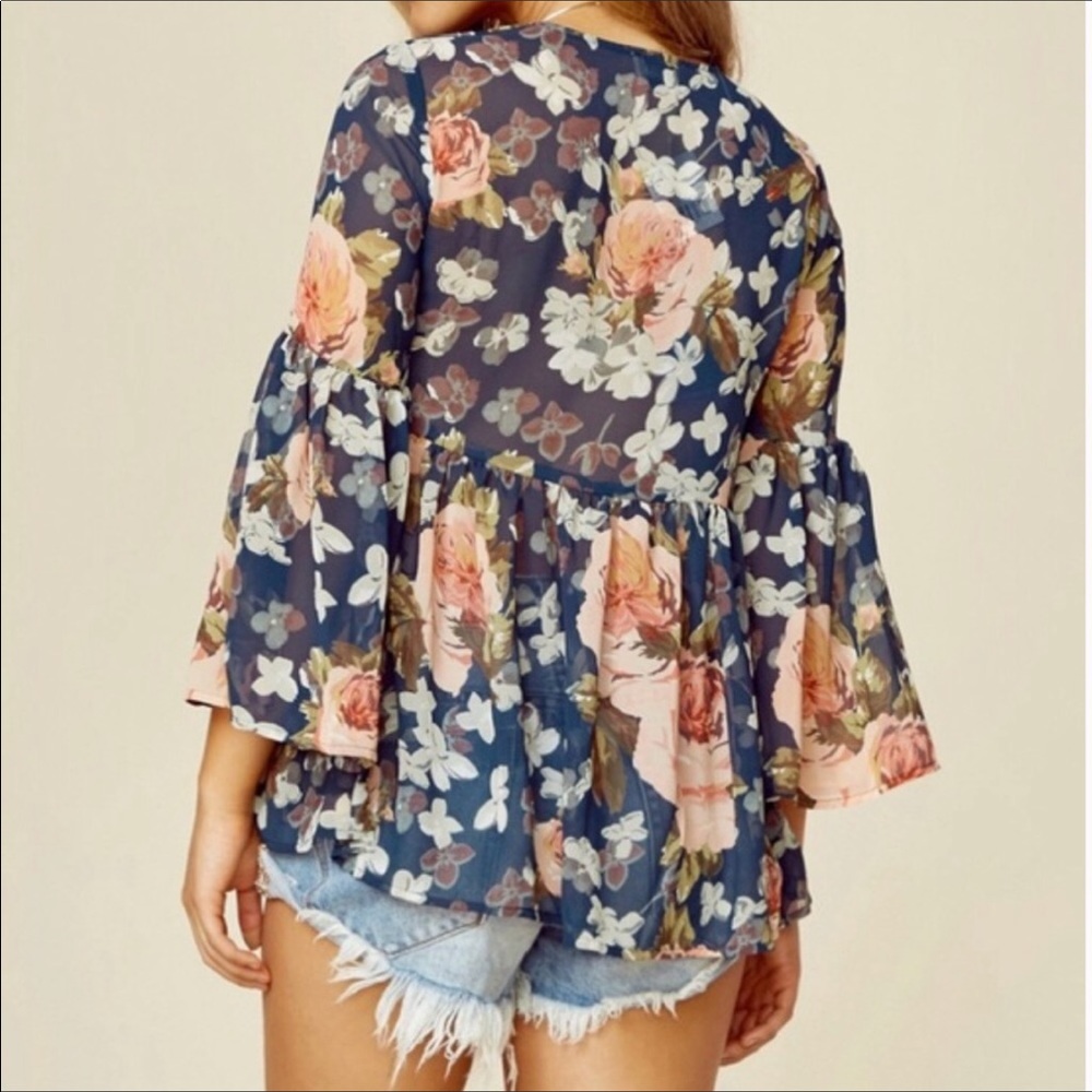 Show Me Your MuMu Floral Print  Bell Sleeve Top XS - Picture 8 of 8